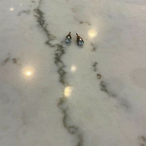 I am selling earrings